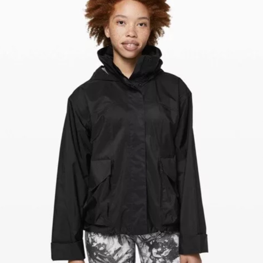 Lululemon Feel the Ease Rain Jacket Black Size 4